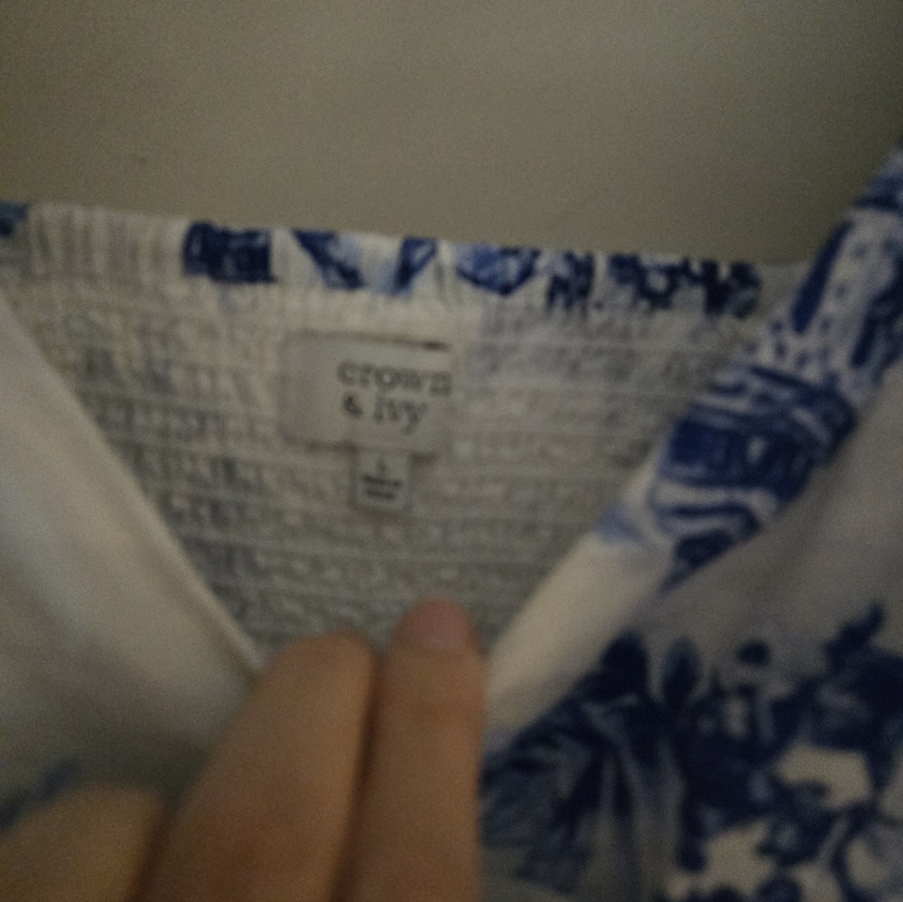 Blue and White Floral Women's Top - Picture 2 of 4